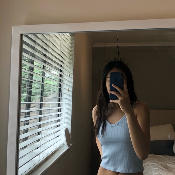 American Eagle Cropped Tank Tops - Picture 1 of 4